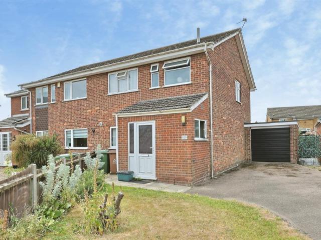 3 bedroom semi detached house for sale