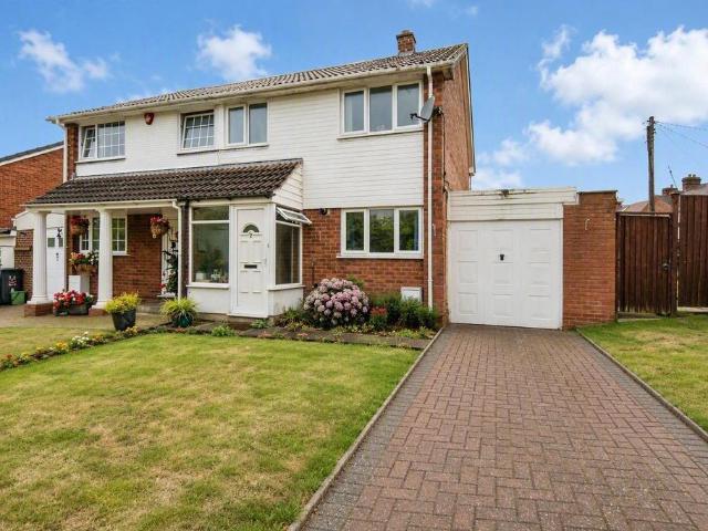 3 bedroom semi detached house for sale