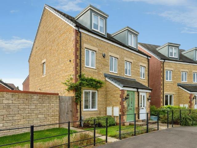 3 bedroom semi detached house for sale