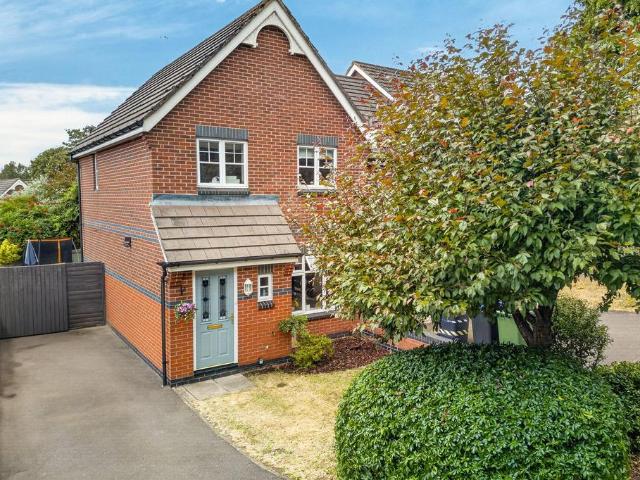 3 bedroom semi detached house for sale