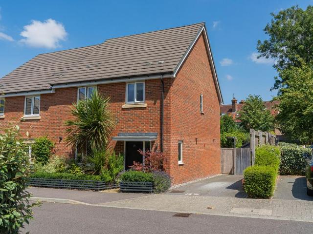 3 bedroom semi detached house for sale