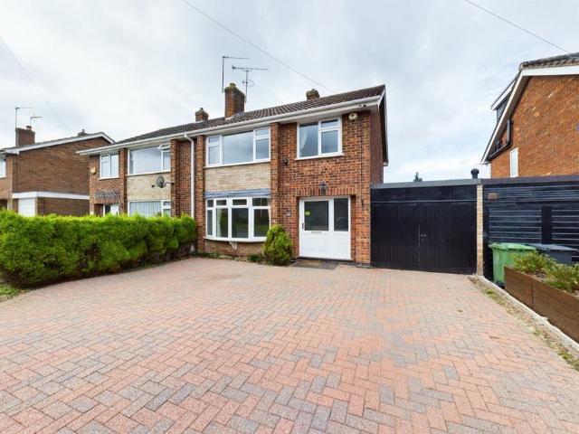 3 bedroom semi detached house for sale