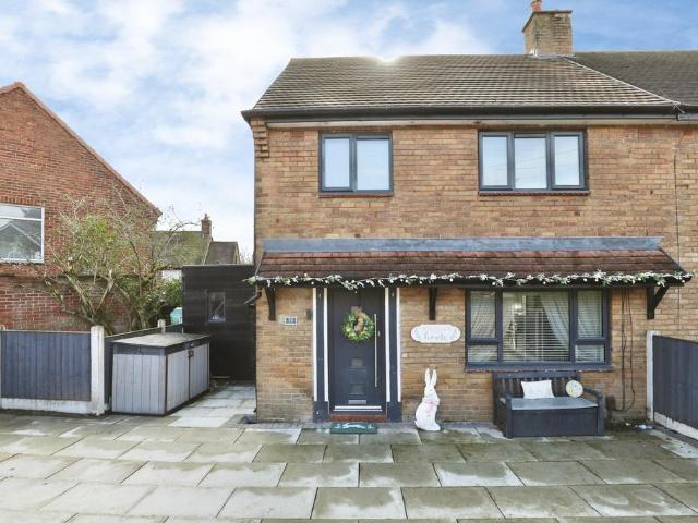 3 bedroom semi detached house for sale