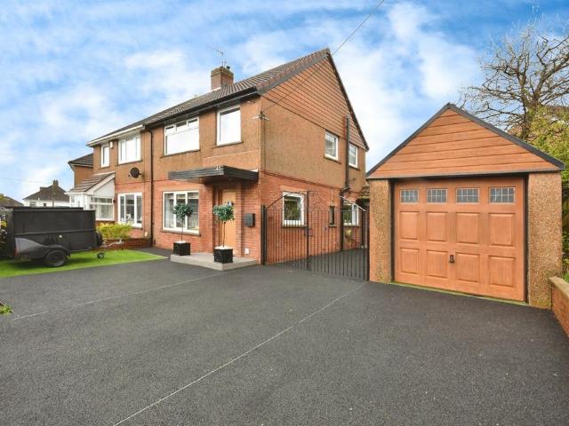 3 bedroom semi detached house for sale