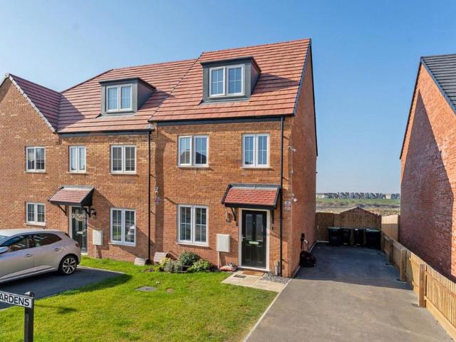 3 bedroom semi detached house for sale