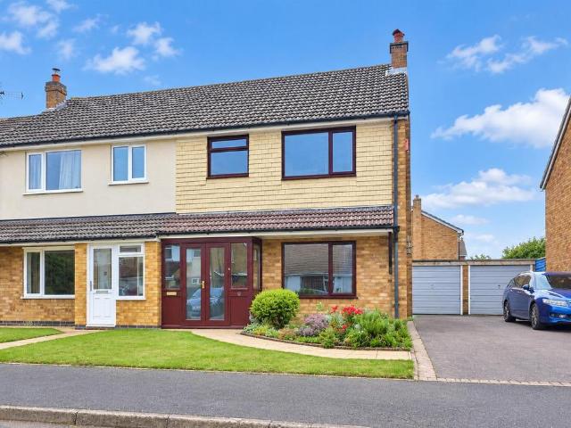 3 bedroom semi detached house for sale