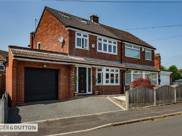 3 bedroom semi detached house for sale
