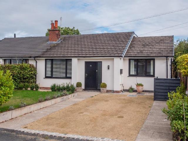 3 bedroom semi detached bungalow for sale