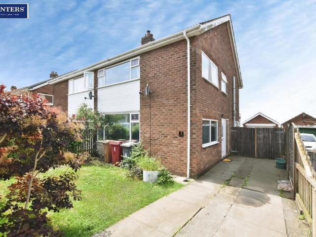 3 bedroom semi detached house for sale