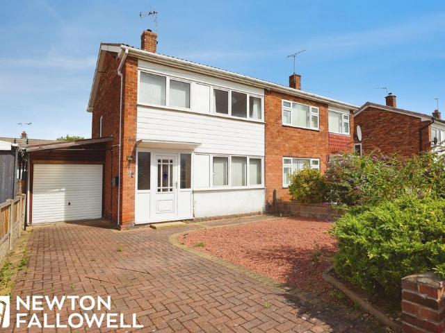3 bedroom semi detached house for sale