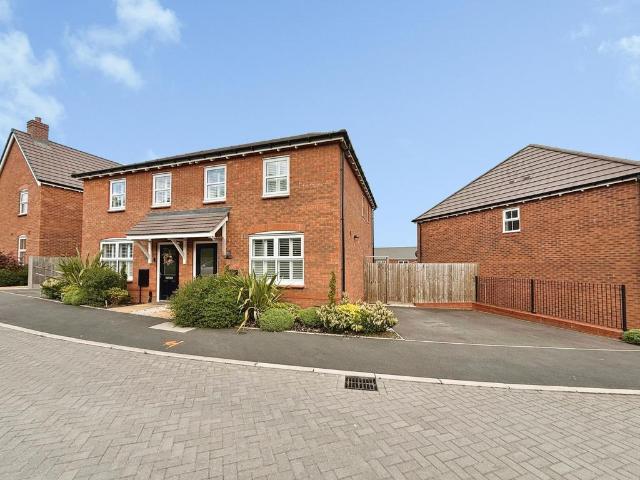 3 bedroom semi detached house for sale