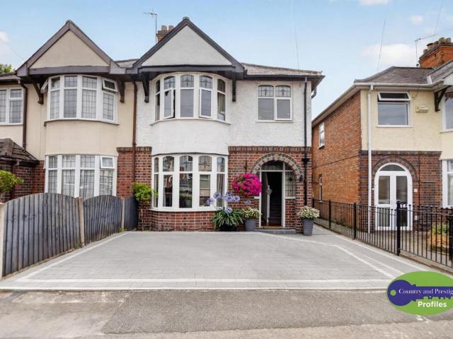 3 bedroom semi detached house for sale