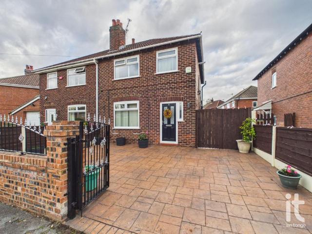 3 bedroom semi detached house for sale