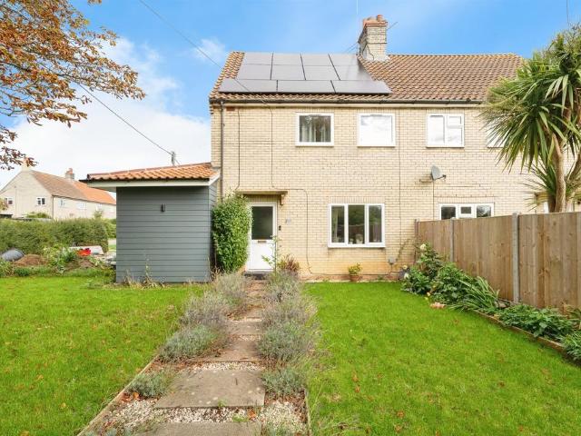 3 bedroom semi detached house for sale