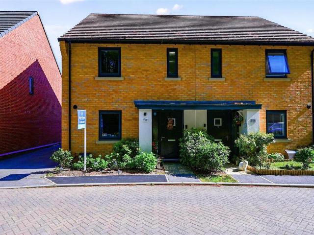 3 bedroom semi detached house for sale
