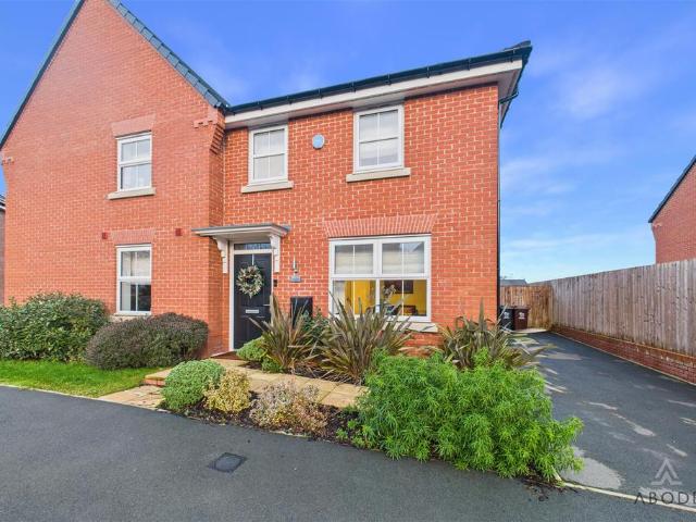 3 bedroom semi detached house for sale