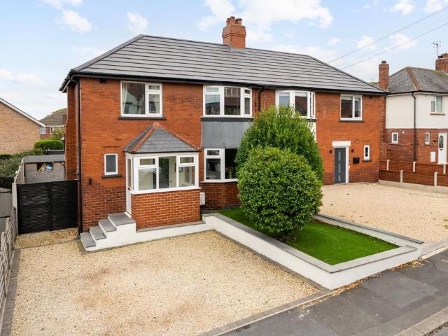 3 bedroom semi detached house for sale