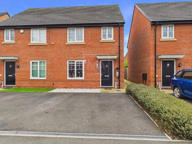 3 bedroom semi detached house for sale