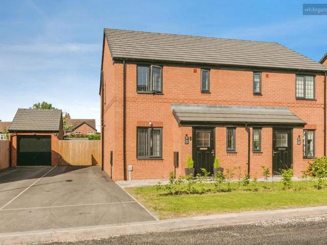 3 bedroom semi detached house for sale