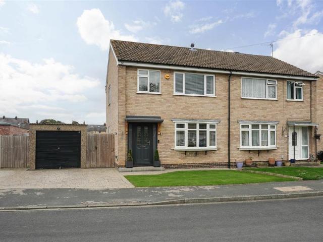 3 bedroom semi detached house for sale