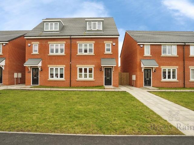 3 bedroom semi detached house for sale