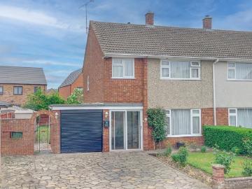 3 bedroom semi detached house for sale