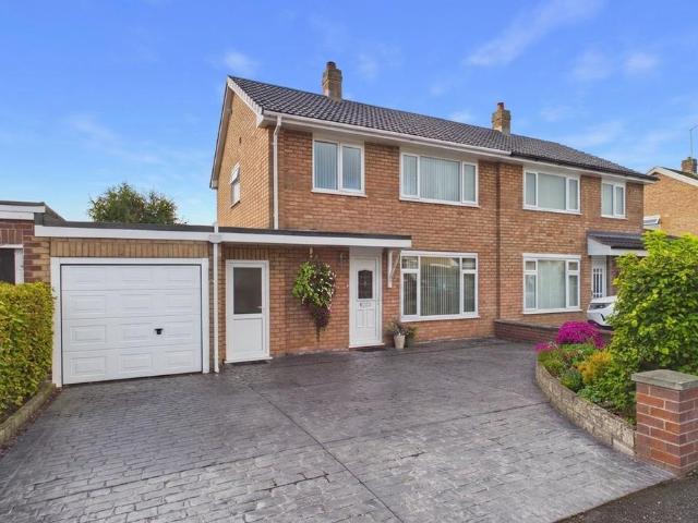 3 bedroom semi detached house for sale