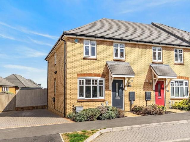 3 bedroom semi detached house for sale