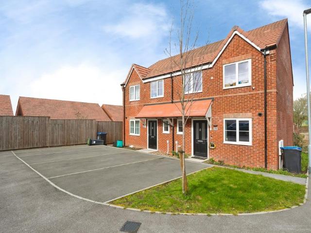 3 bedroom semi detached house for sale