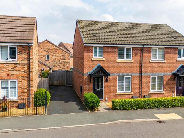 3 bedroom semi detached house for sale