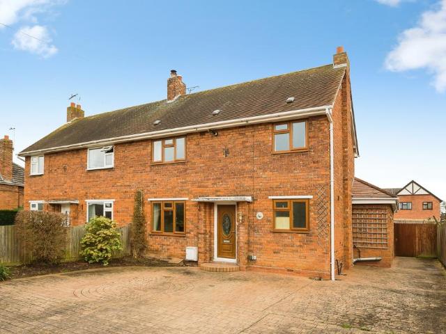 3 bedroom semi detached house for sale