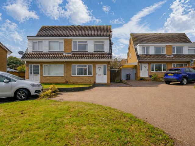 3 bedroom semi detached house for sale