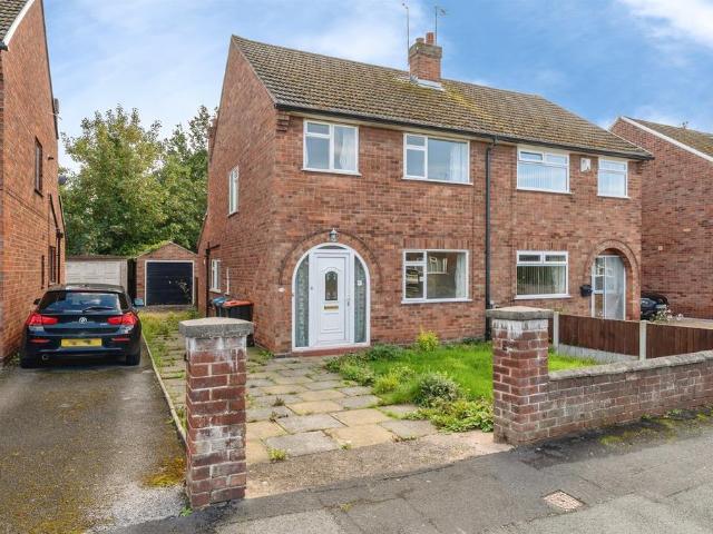 3 bedroom semi detached house for sale