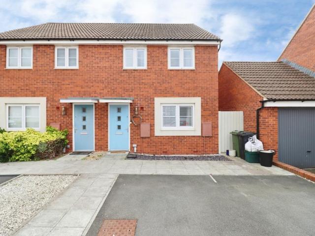 3 bedroom semi detached house for sale