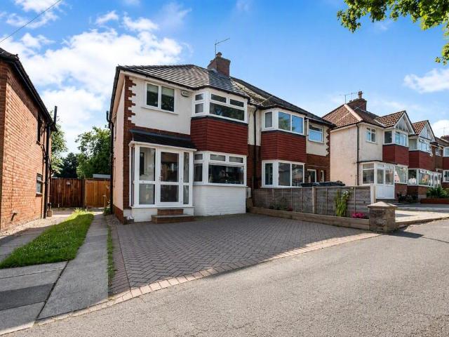 3 bedroom semi detached house for sale