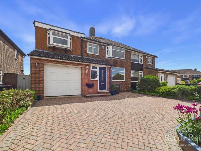 3 bedroom semi detached house for sale