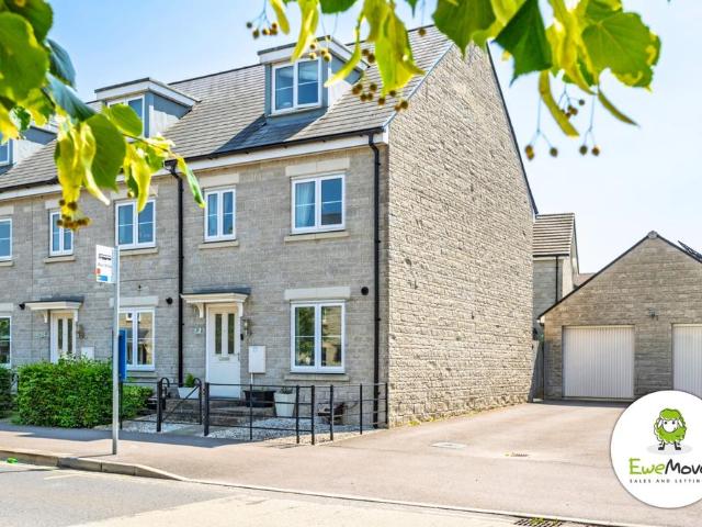 3 bedroom semi detached house for sale