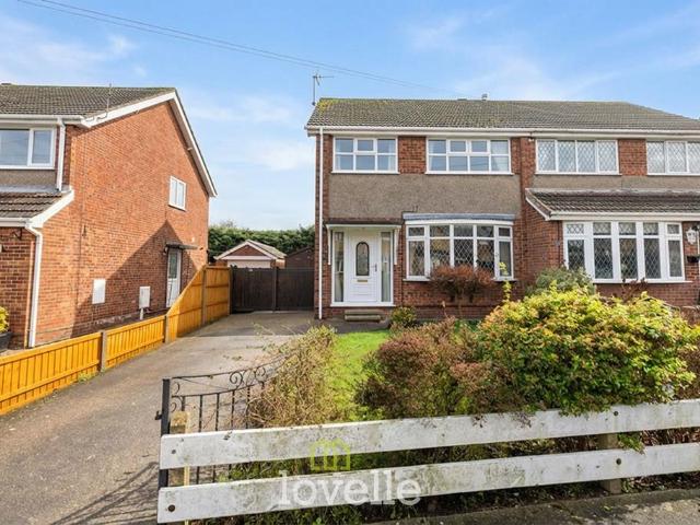 3 bedroom semi detached house for sale