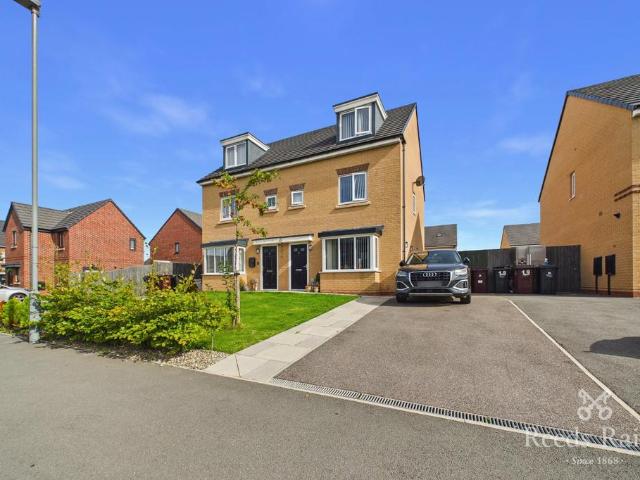 3 bedroom semi detached house for sale