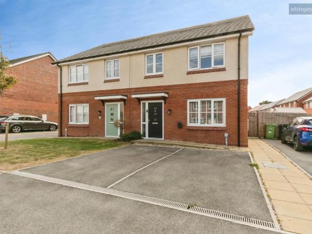 3 bedroom semi detached house for sale