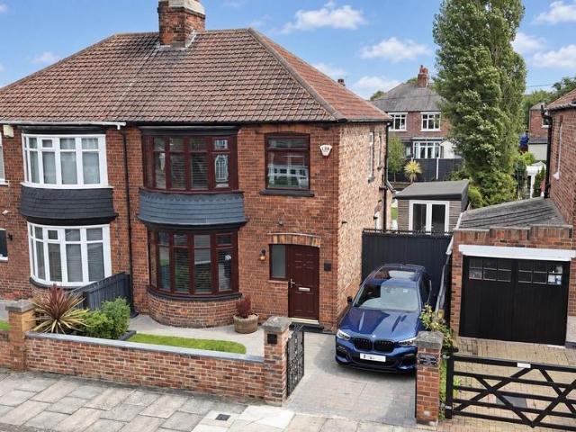 3 bedroom semi detached house for sale