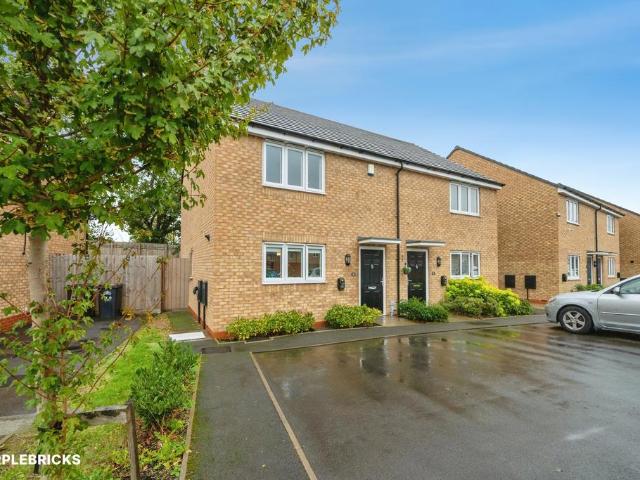 3 bedroom semi detached house for sale