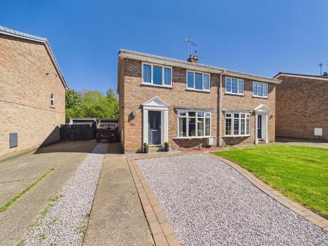 3 bedroom semi detached house for sale