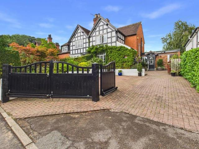 3 bedroom semi detached house for sale