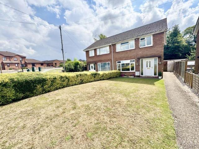 3 bedroom semi detached house for sale
