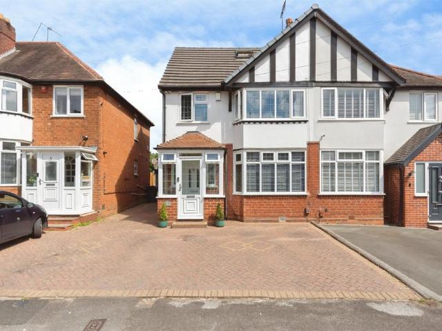 3 bedroom semi detached house for sale