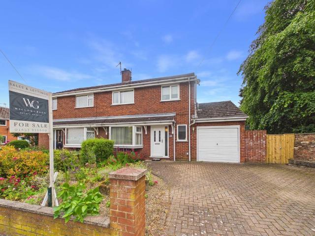 3 bedroom semi detached house for sale