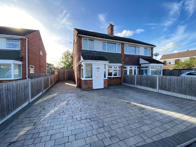 3 bedroom semi detached house for sale