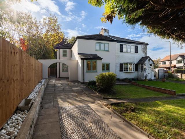 3 bedroom semi detached house for sale