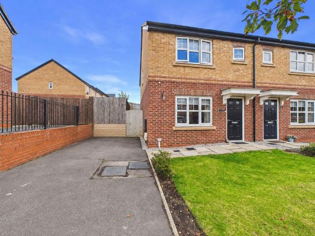 3 bedroom semi detached house for sale